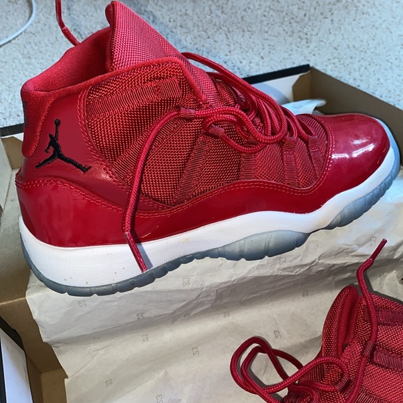 Air Jordan 11 Retro Win Like ‘96 - Picture 9 of 12